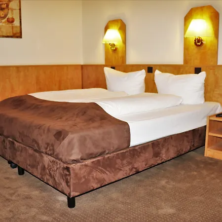 Frederikspark, 24h Check-in, Free Parking And Wifi 3* Нордерштедт