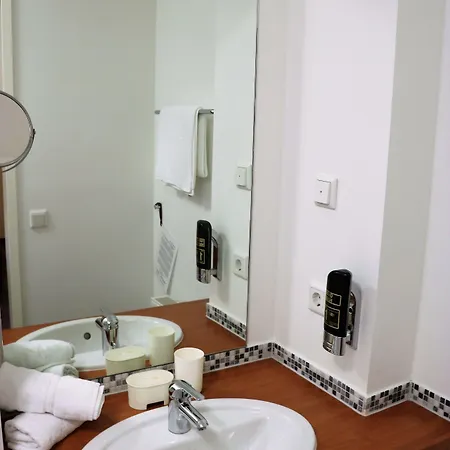 Frederikspark, 24h Check-in, Free Parking And Wifi Отель Нордерштедт