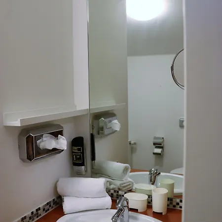 Отель Frederikspark, 24h Check-in, Free Parking And Wifi