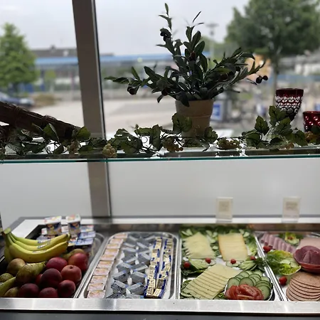 Frederikspark, 24h Check-in, Free Parking And Wifi Отель Нордерштедт