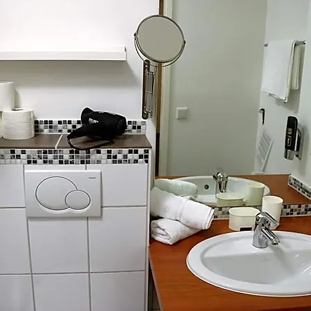 Frederikspark, 24h Check-in, Free Parking And Wifi